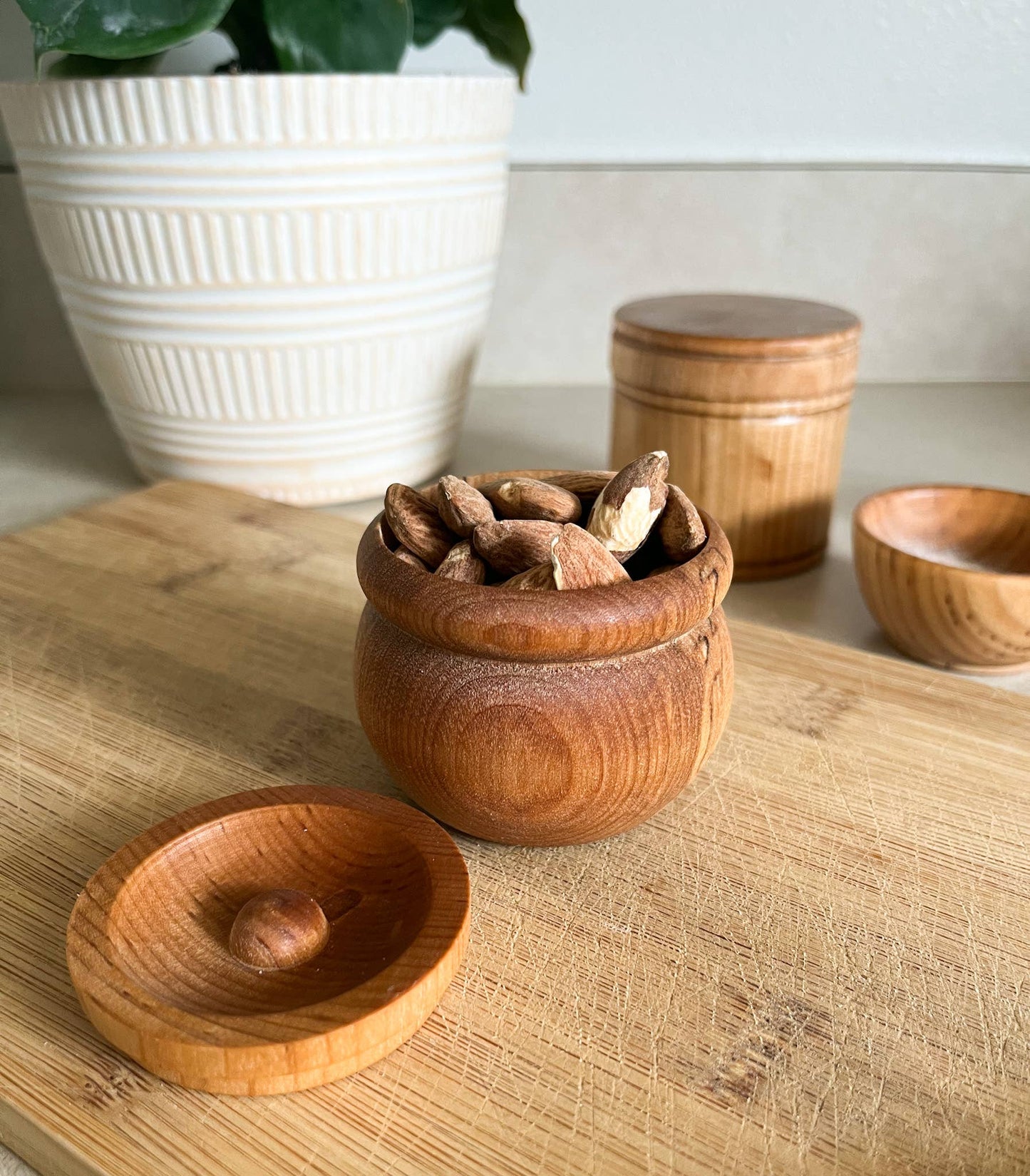 Pinch Pot with Lid