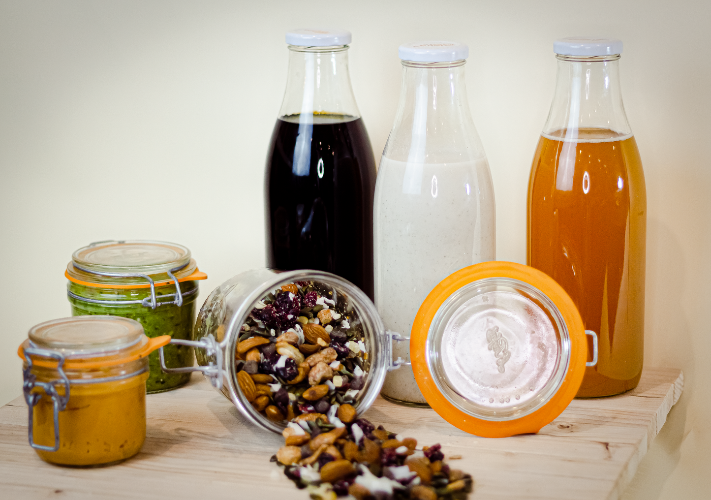 1L French Glass Milk Beverage Bottle W/ Metal Twist Cap