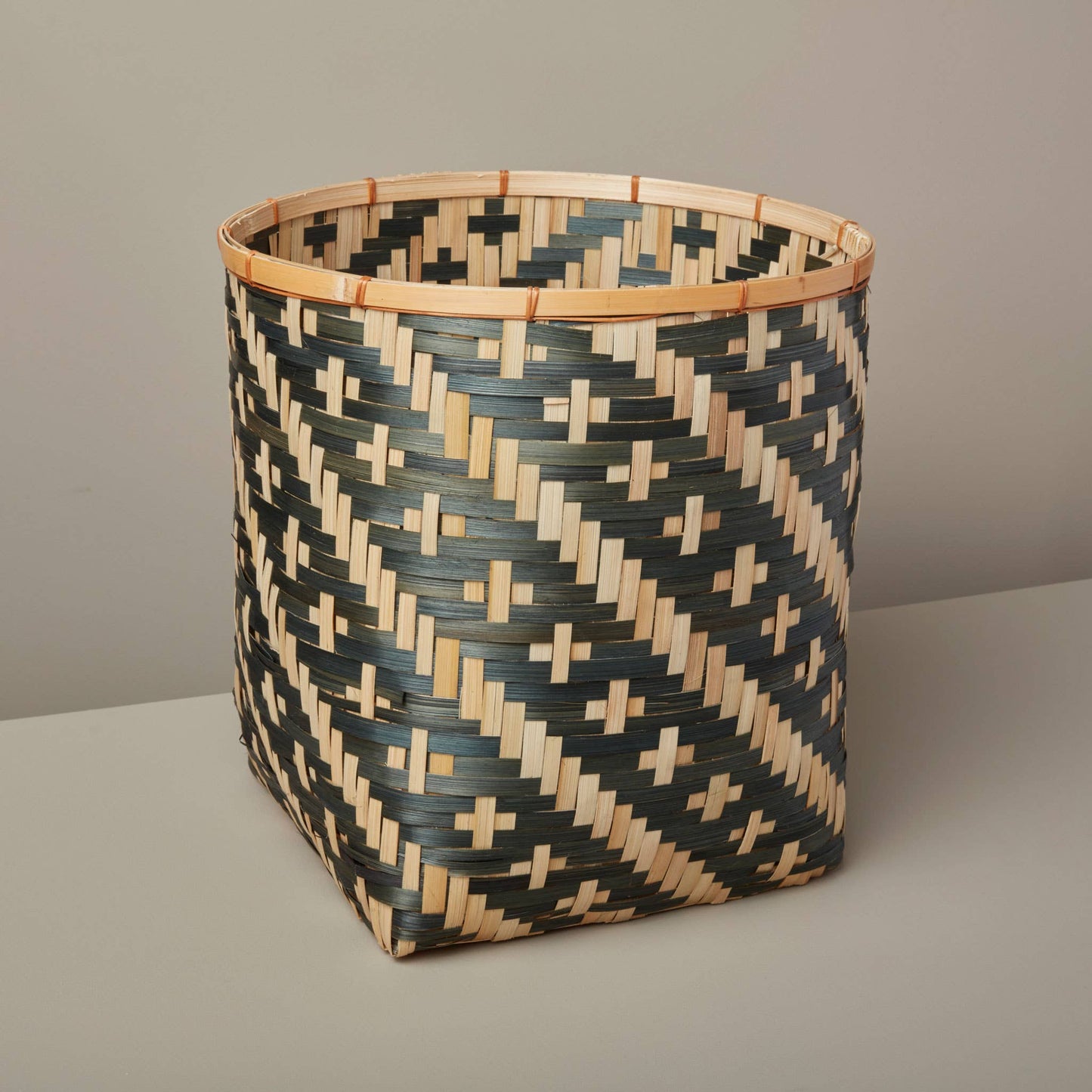 Amati Basket, Small